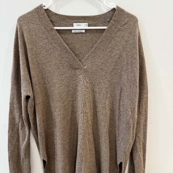 VINCE. - Brown 100% Cashmere V-Neck Tunic Long Sleeve Sweater, Size S - Picture 1 of 3